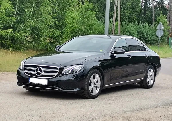 mercedes benz klasa e podlaskie Mercedes-Benz Klasa E cena 117000 przebieg: 180000, rok produkcji 2017 z Augustów